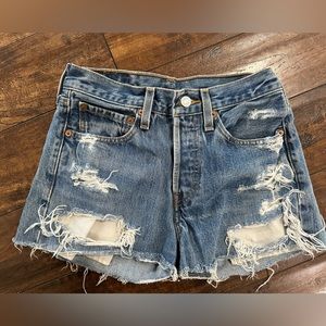 Levi’s denim cut off shorts size 27